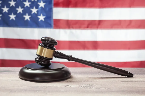 Gavel on Wooden tables, USA flag — Stock Photo, Image