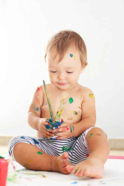 Meisje van de baby schilderij — Stockfoto