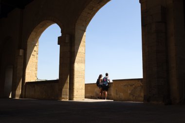 Kaç Napoli yumurta kaleye seyir kucaklama içinde