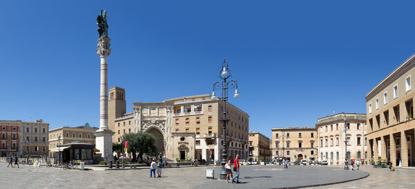 Колонна на площади Сант-Оронцо в Лечче, Италия
.
