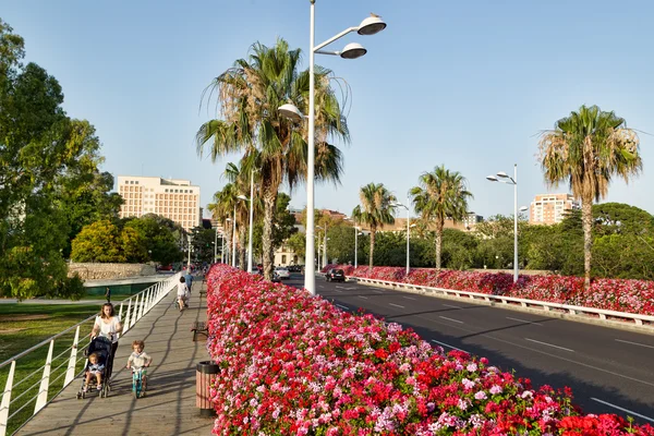 Puente de las flores (Blumenbrücke) in Valencia, Spanien — Stockfoto