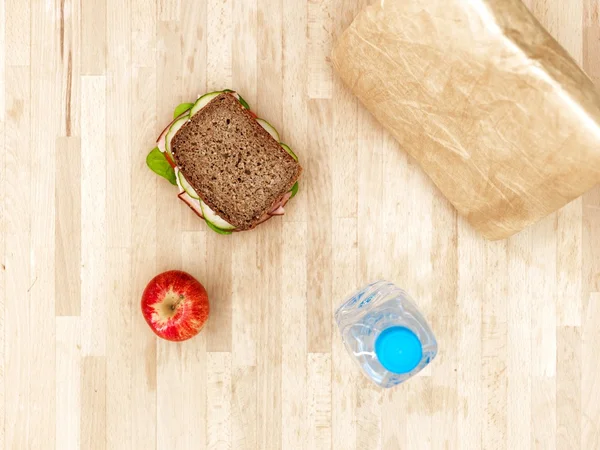 Sandwich en el trabajo — Foto de Stock