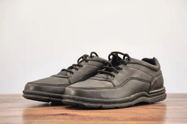 Sapatos de passeio preto — Fotografia de Stock