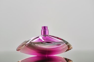Bayanlar parfüm şişeleri