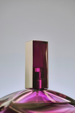 Bayanlar parfüm şişeleri
