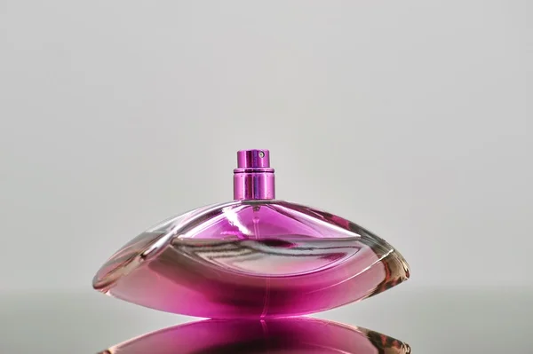 Garrafas de perfume de senhoras — Fotografia de Stock