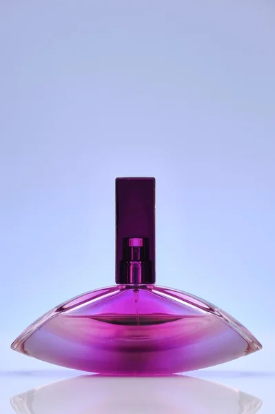 Garrafas de perfume de senhoras — Fotografia de Stock