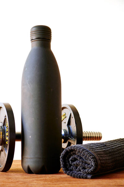 Студийное фото бутылки с водой