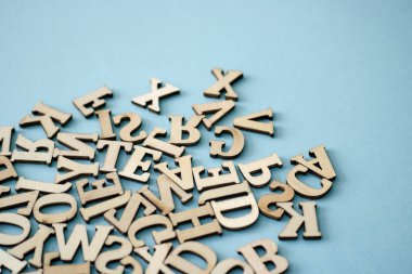 Stüdyo fotoğraf alfabesi harfleri.