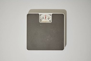 Banyo terazisinin stüdyo fotoğrafı.