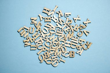 Stüdyo fotoğraf alfabesi harfleri.