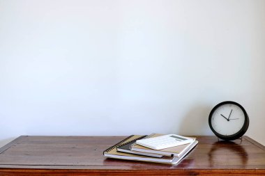 Çalışma masasının stüdyo fotoğrafı.