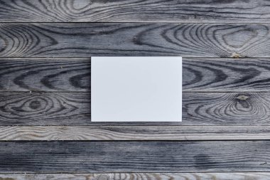 Kartvizitlerin stüdyo fotoğrafı.