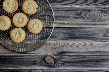 Noel meyveli turtalarının stüdyo fotoğrafı.