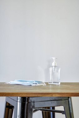 Temiz el dezenfektanının stüdyo fotoğrafı.