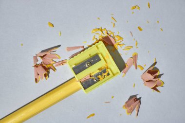 Kalem açacağının stüdyo fotoğrafı.