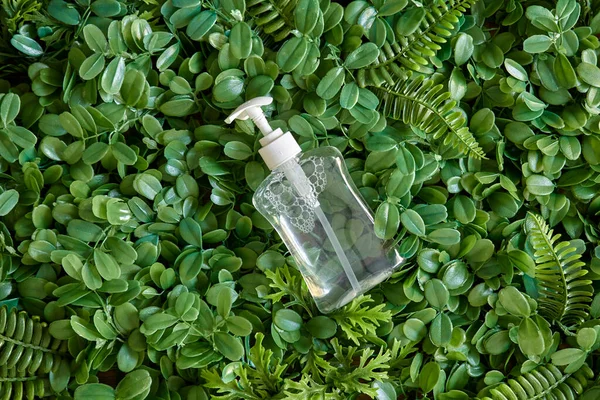 Temiz el dezenfektanının stüdyo fotoğrafı.