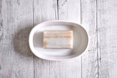 Bir kalıp sabunun stüdyo fotoğrafı.