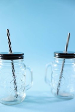 Süt bardaklarının stüdyo fotoğrafı.