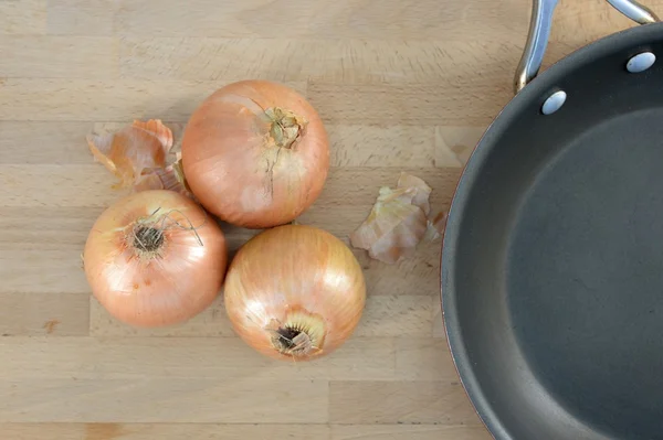 Braune Zwiebeln — Stockfoto