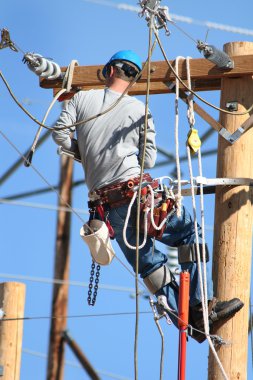 Elektrikli yan hakem hatları üzerinde çalışma