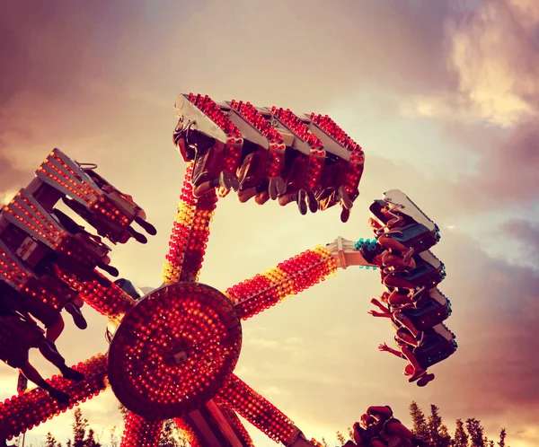 Roda gigante no parque de luna — Fotografia de Stock