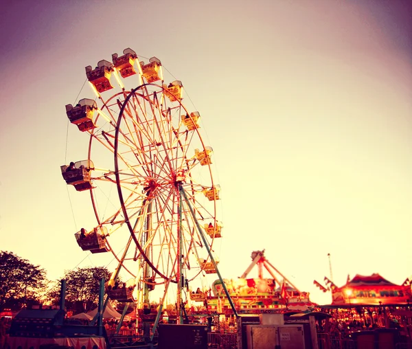 Ferris wheel in luna park — Stock Photo, Image