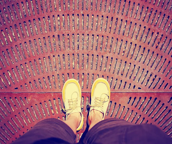 Sarı ve beyaz tekne Ayakkabı — Stok fotoğraf
