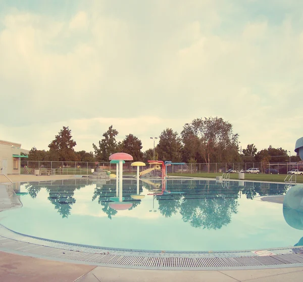 Piscina pública local — Fotografia de Stock