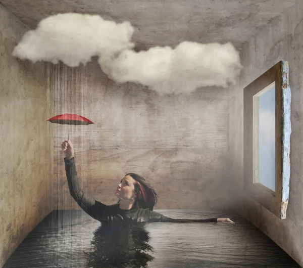 Kvinna i låda med regn — Stockfoto