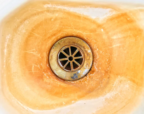Paslı eski lavabo drenaj — Stok fotoğraf