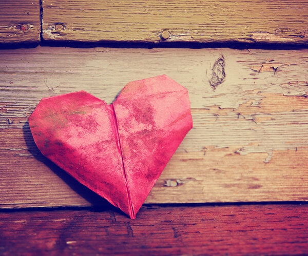 Бумажное сердце оригами
