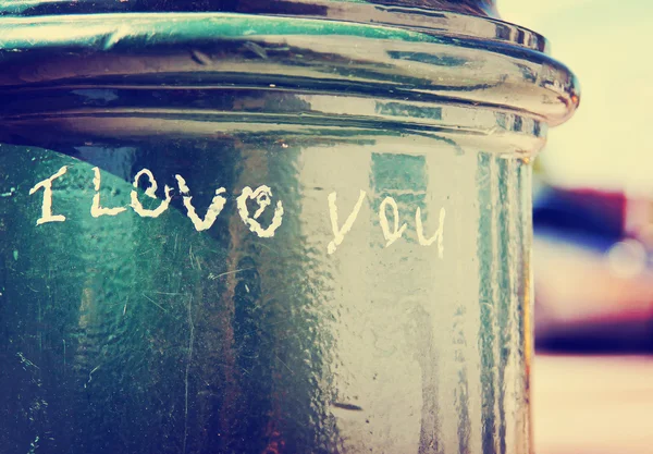 I love you write on lamp post — стоковое фото