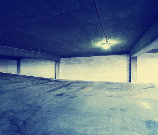 Estructura de hormigón garaje de estacionamiento — Foto de Stock