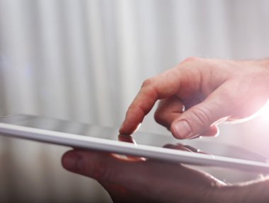 Eller bir tablete yazma