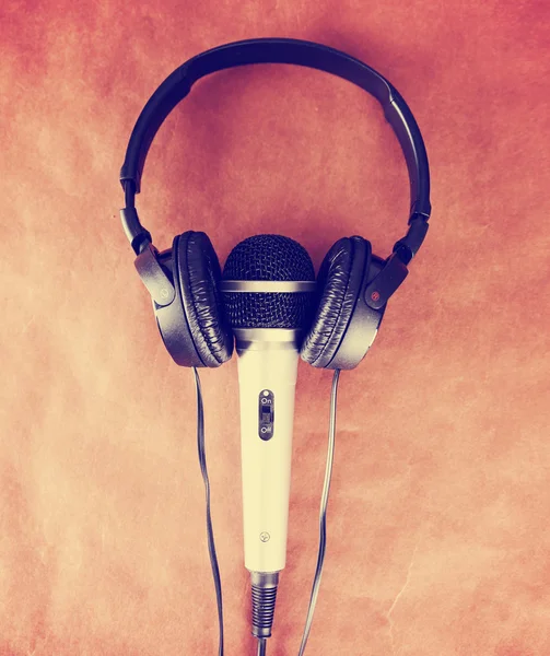 Microphone with headphones — Stock Photo, Image