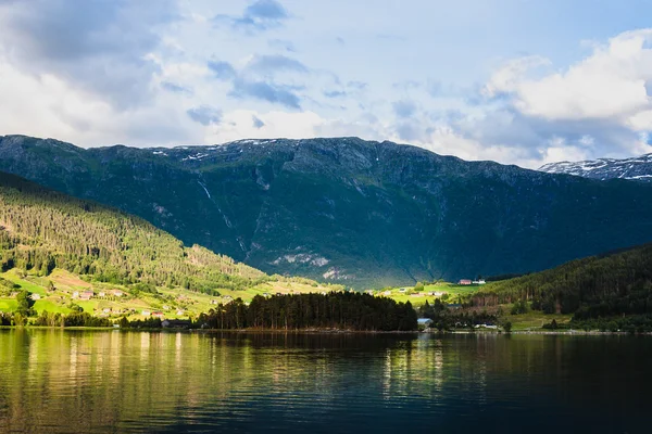 Mountains in village Ulvik in Norway — Stock Photo, Image