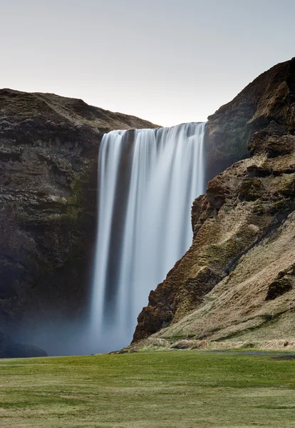 Cascata skogafoss in ghiandaia — Foto Stock