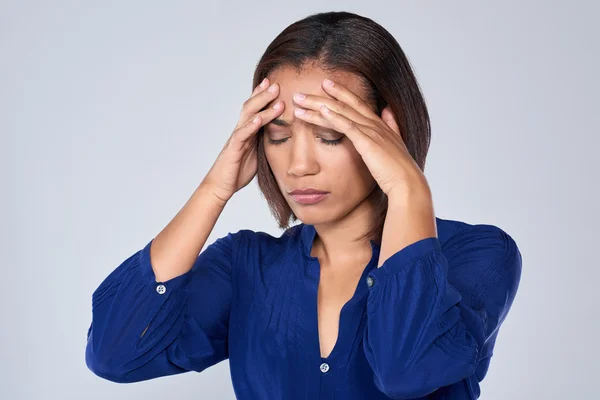Business woman has headache stress migraine — Stock Photo, Image