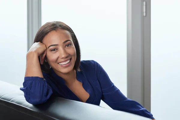 Casual smiling portrait of business woman — Stock Photo, Image