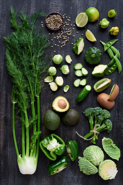 Produtos hortícolas e frutas verdes em bruto — Fotografia de Stock