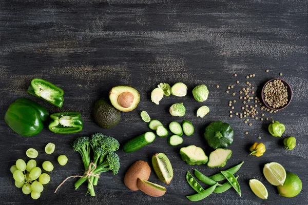 Produtos hortícolas e frutas verdes em bruto — Fotografia de Stock