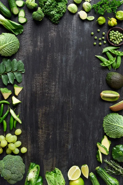 Verduras y frutas verdes crudas — Foto de Stock