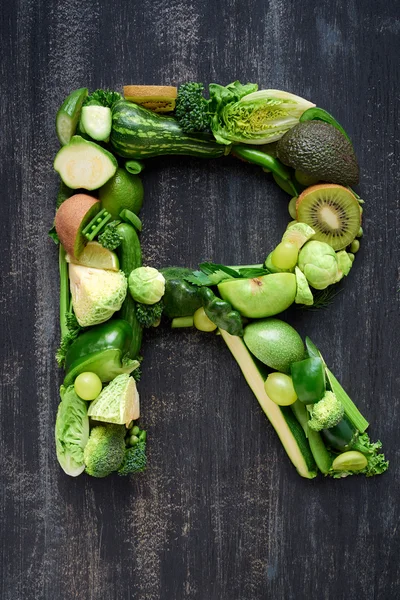 Carta hecha de alimentos verdes crudos —  Fotos de Stock