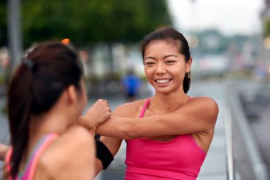 silah arkadaşları germe