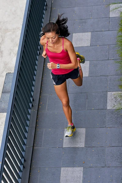 Fitness donna in esecuzione — Foto Stock