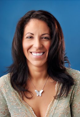 Gülümseyen kadın mavi