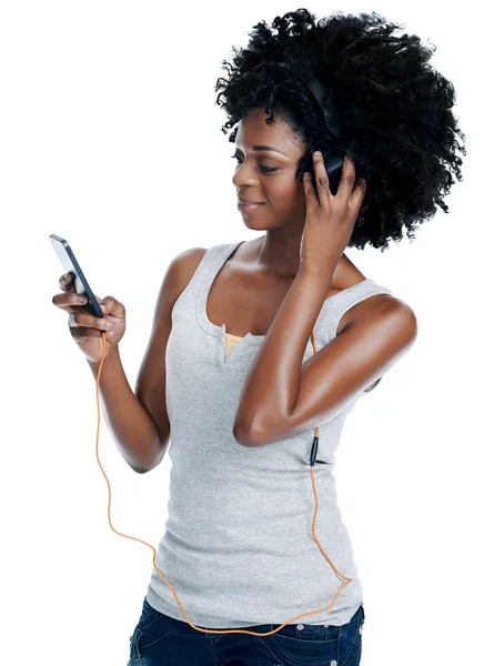 Mujer africana con auriculares — Foto de Stock