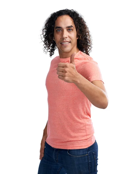 Hombre étnico sosteniendo un pulgar hacia arriba — Foto de Stock