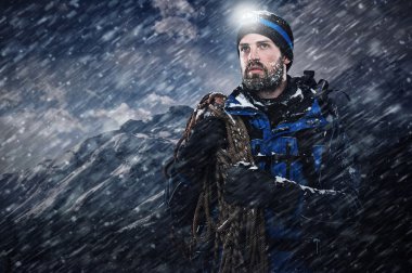 kar blizzard dağ adamı